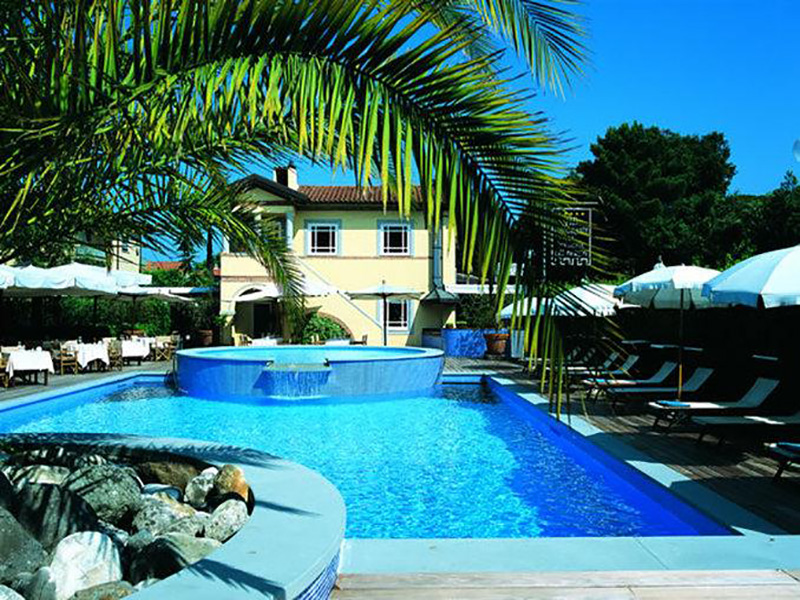 Hotel a Forte dei Marmi, Hotel Byron