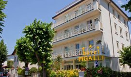 albeghi in Versilia tre stelle, Hotel Pigalle