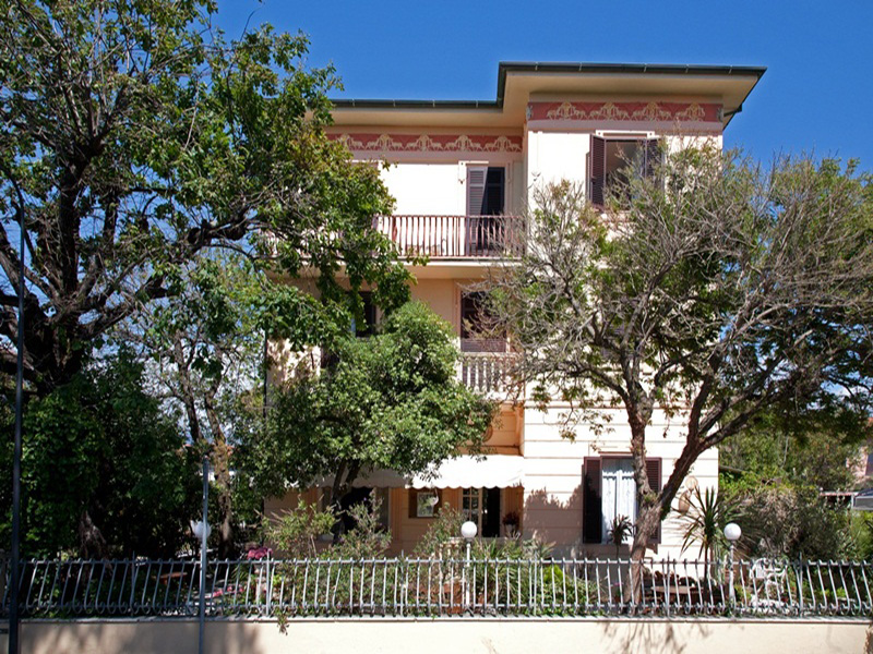 Hotel a Marina di Pietrasanta, Hotel villa La Fonte