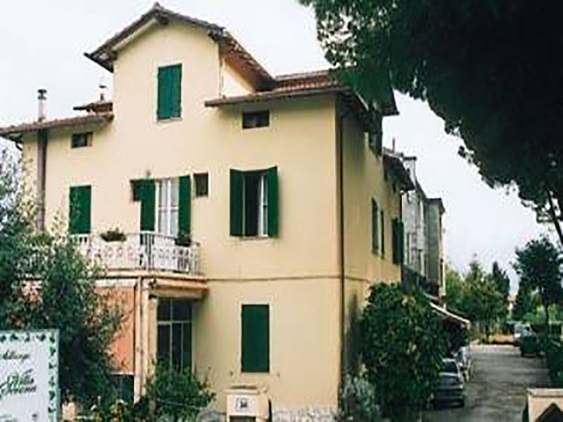 Hotel a Marina di Massa, Hotel Villa Serena
