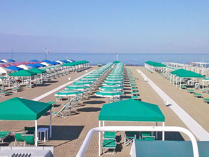 Spiagge a Marina di Pietrasanta, Bagno Internazionale