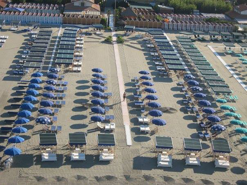 stabilimento balneare a Forte dei Marmi, spiaggia in Versilia