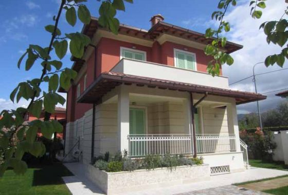 bifamiliare in vendita a Marina di Pietrasanta