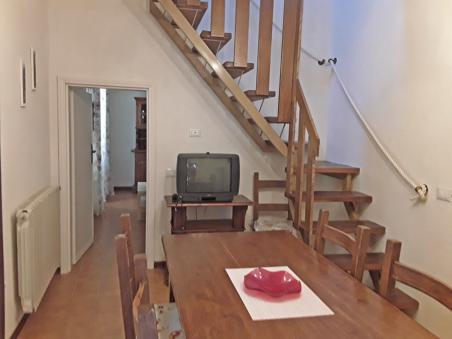 Sala da pranzo appartamento in affitto nel centro storico di Pietrasanta