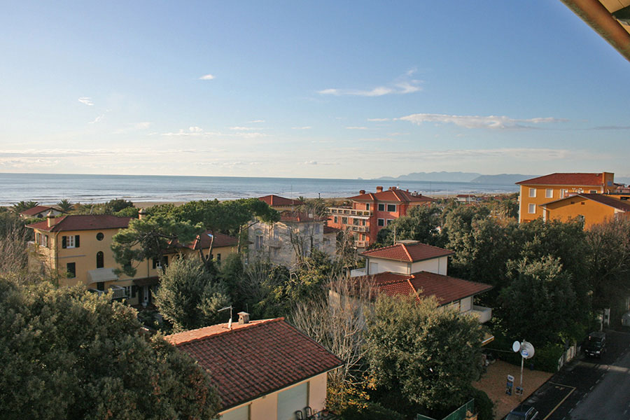 Vista mare da una delle camere dell' hotel Villa Ombrosa a Marina di Pietrasanta