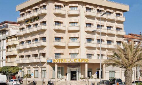 Hotel a Lido Di Camaiore, facciata Hotel Capri & Residence
