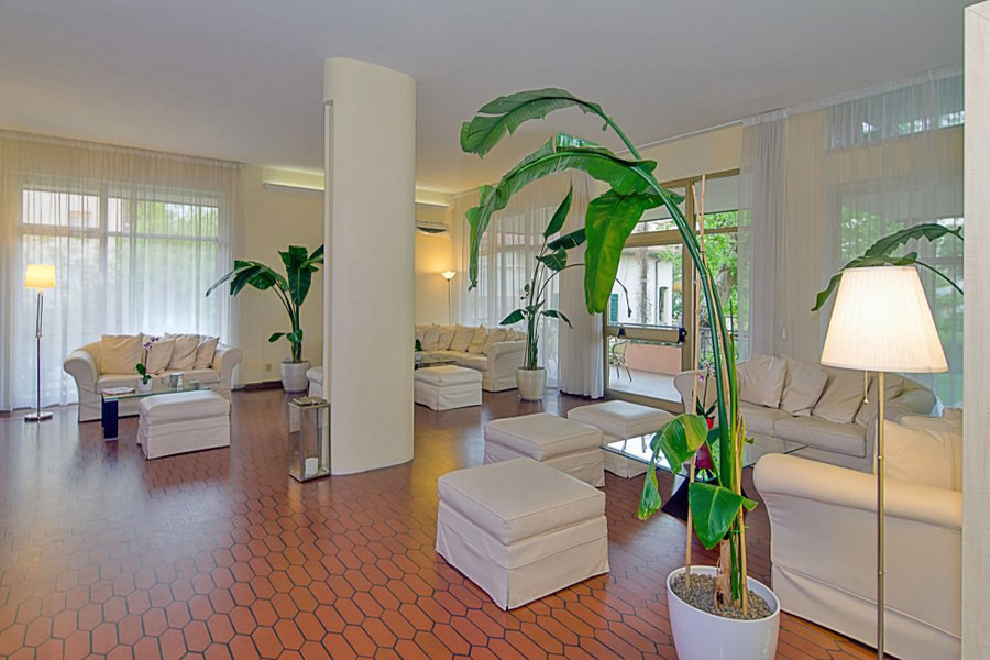 hotel a Marina di Massa, hall hotel Gabrini