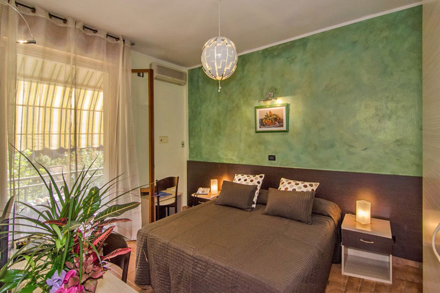 hotel a Marina di Massa, camera hotel Gabrini