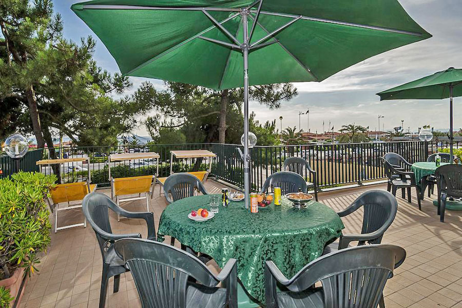Hotel a Lido di Camaiore, terrazza Hotel Paris