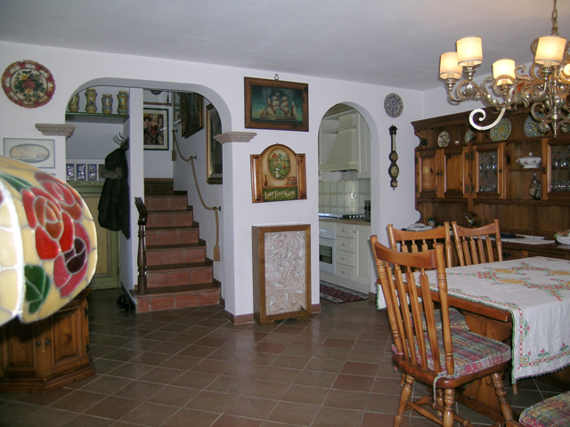 Sala da pranzo della villa con piscina in vendita a Marina di Pietrasanta Cod 1150