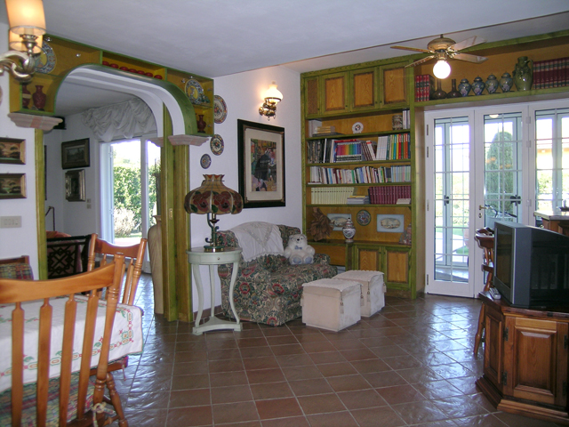 Ingresso della villa con piscina in vendita a Marina di Pietrasanta Cod 1150