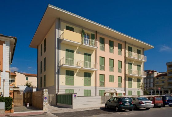 Facciata 02 appartamento lido di camaiore cod 1347
