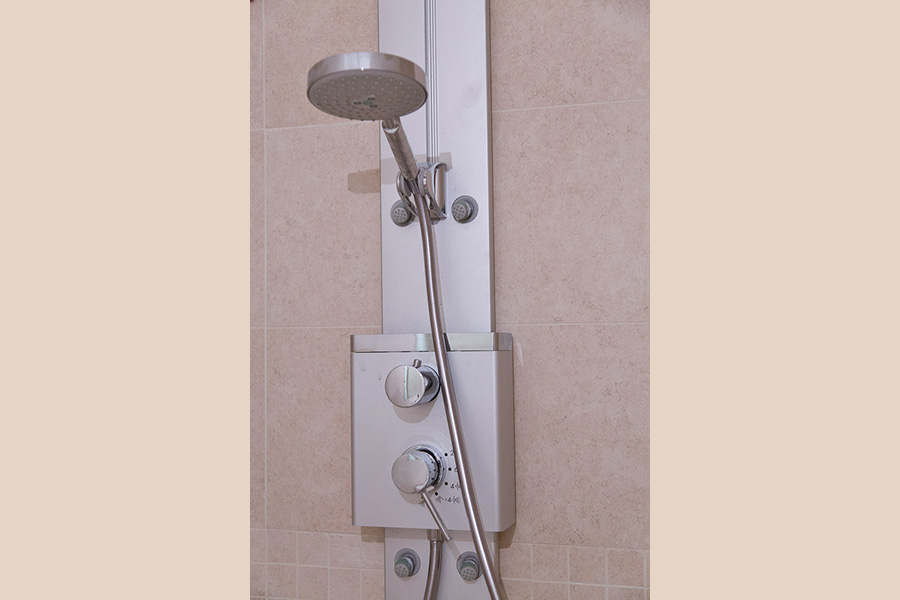 Particolare doccia appartamenti Viareggio 14 Cod 1351