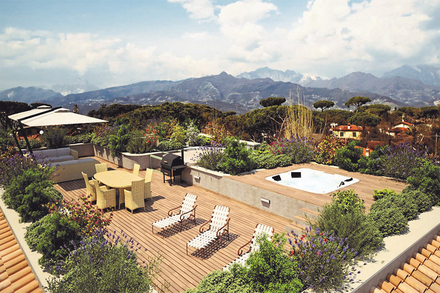 Terrazza solarium villa con piscina a Forte dei Marmi Cod 1354