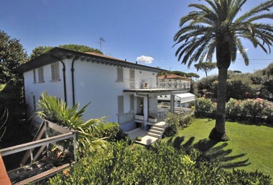 Villa a Marina di Pietrasanta