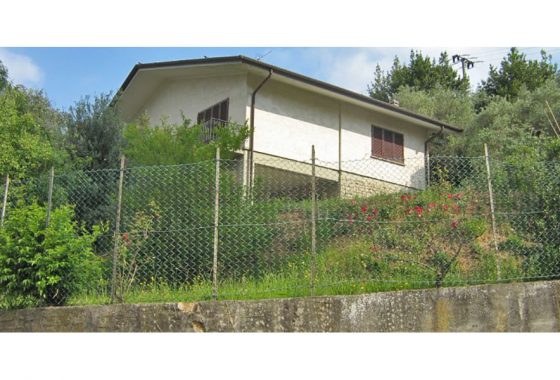 Villa in vendita sulle colline di Pietrasanta con vista mare