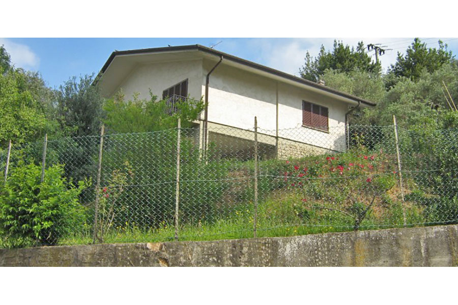 Villa in vendita sulle colline di Pietrasanta con vista mare