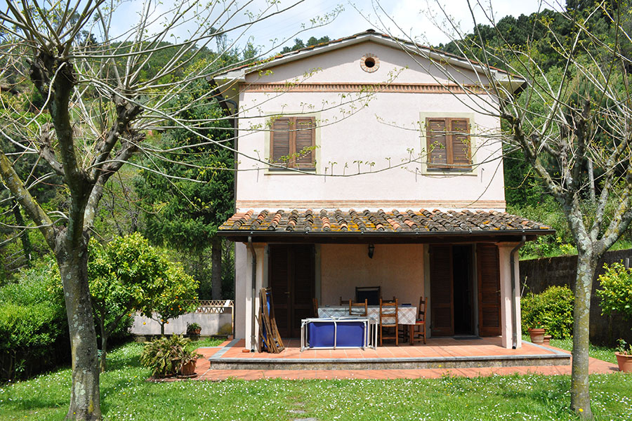 Case in vendita a Pietrasanta, villa vista mare in vendita sulla collina di Pietrasanta