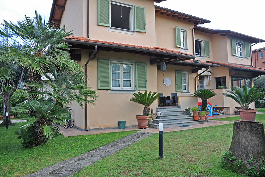 Villa in vendita nella campagna di Seravezza