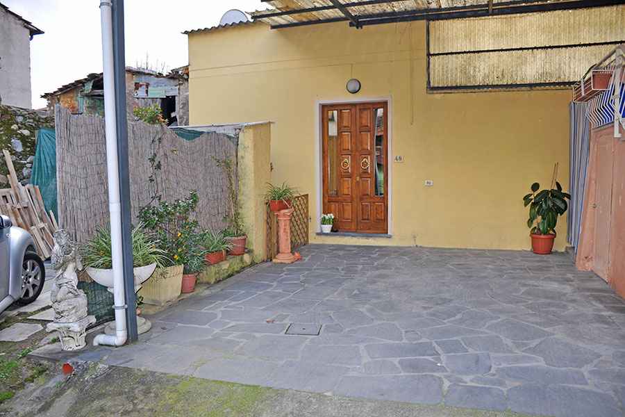 Casa in campagna, appartamento in vendita nella campagna di Pietrasanta