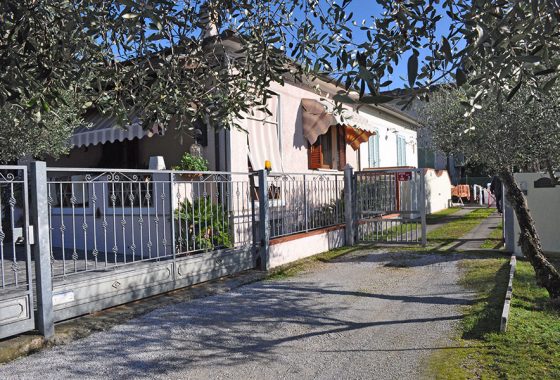 Casa a Pietrasanta - Bifamiliare in vendita nel Comune di Pietrasanta Cod 1705