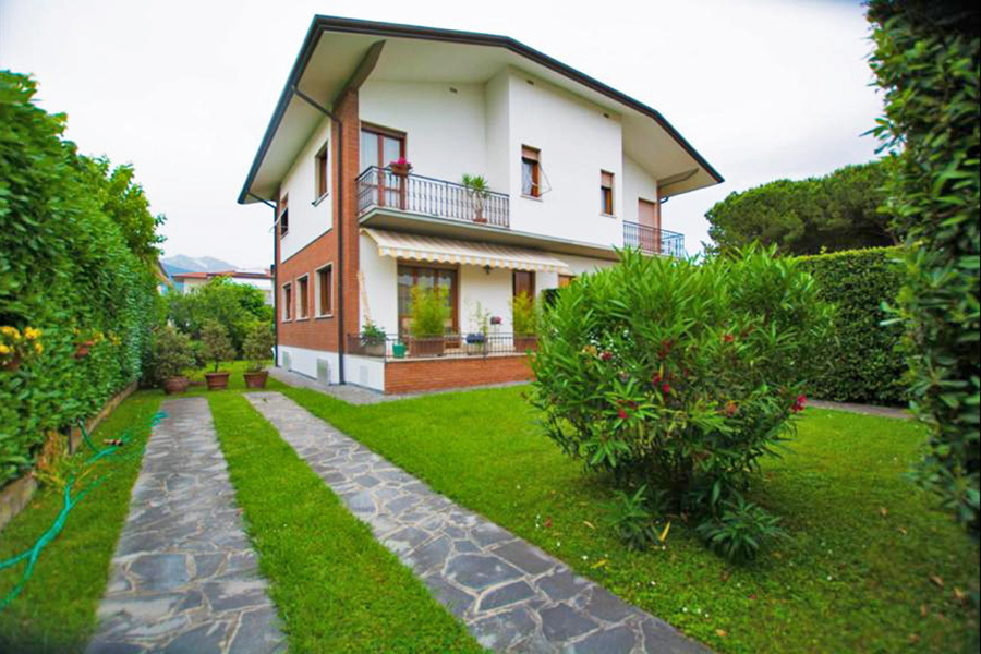 Casa al mare - Bifamiliare in vendita a Forte dei Marmi Cod 1702