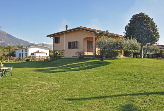 Casa in Versilia - Villa in vendita nella campagna di Pietrasanta