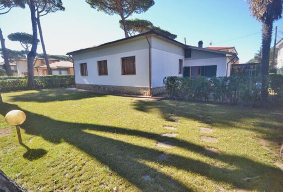 Villa al mare - Villa in vendita a Marina di Pietrasanta