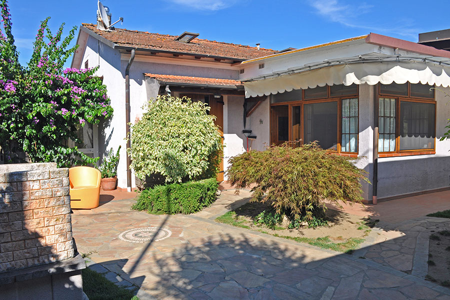 Casa al mare - Villetta trifamiliare in vendita a Marina di Pietrasanta Cod 1802